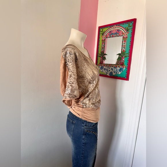 Elegant Beige Sequin Top - Picture 2 of 6